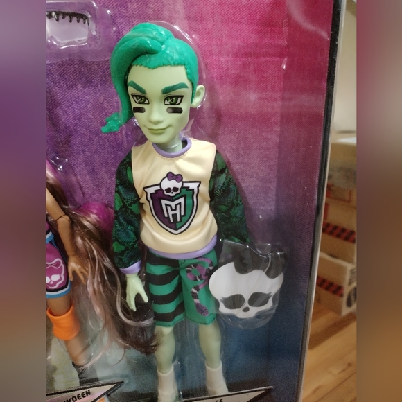 Monster High Deuce Gorgon Wolf Ghoul Spirit Doll G3 NEW Cheer - Picture 1 of 2